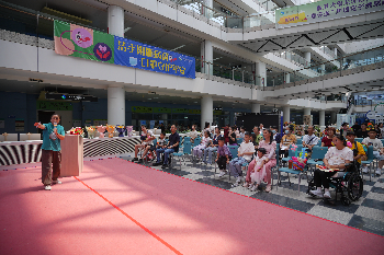 A7402281.jpg